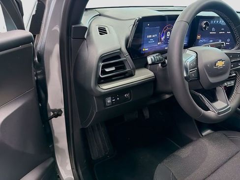 New 2026 Chevrolet Traverse LT image 9