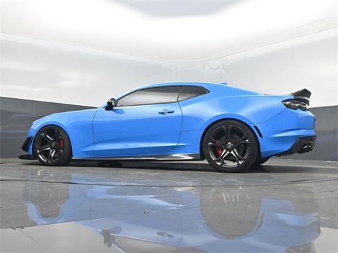 Used 2022 Chevrolet Camaro SS image 40