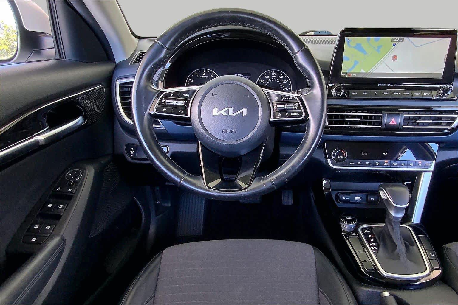 Used 2022 Kia Seltos S FWD image 6