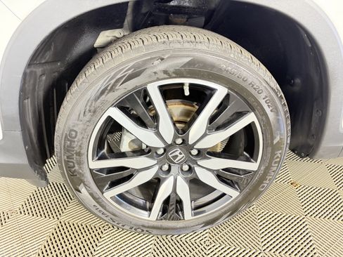 Used 2020 Honda Pilot Touring image 14