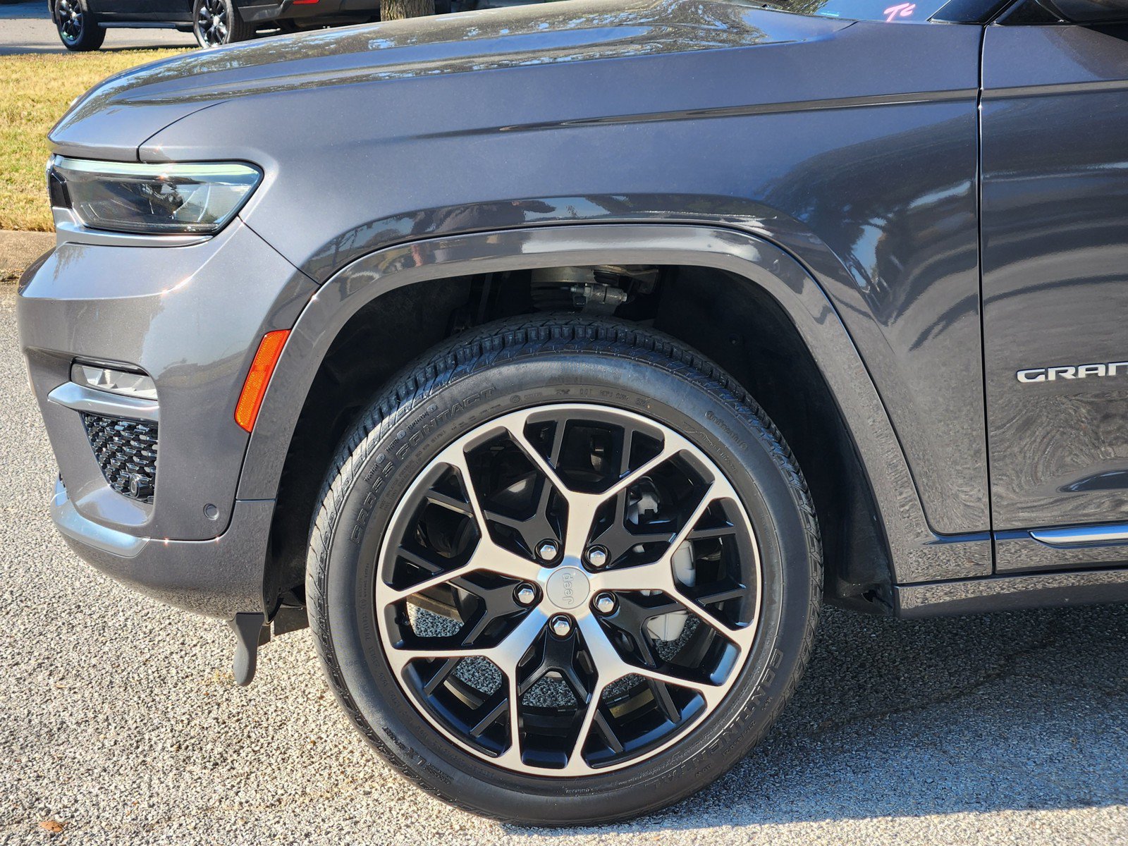 Used 2024 Jeep Grand Cherokee Summit AWD/4WD image 27