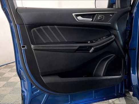 Used 2020 Ford Edge ST image 22