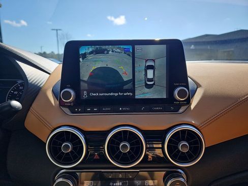 Used 2024 Nissan Sentra SV w/ SV Premium Package image 26