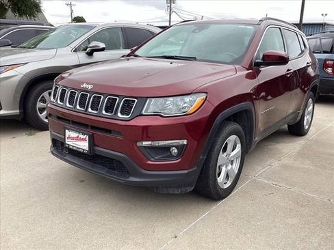 Used 2021 Jeep Compass Latitude w/ Driver Assistance Group AWD/4WD image 5