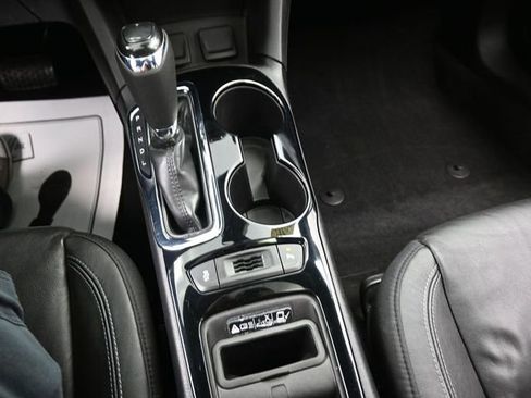 Used 2016 Chevrolet Cruze Premier image 11