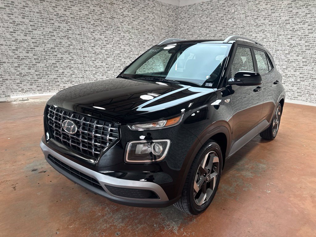 Certified 2026 Hyundai Venue SEL FWD image 3