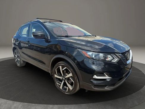 Used 2021 Nissan Rogue Sport SL image 3