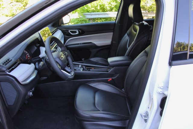 Used 2026 Jeep Compass Limited AWD/4WD image 21