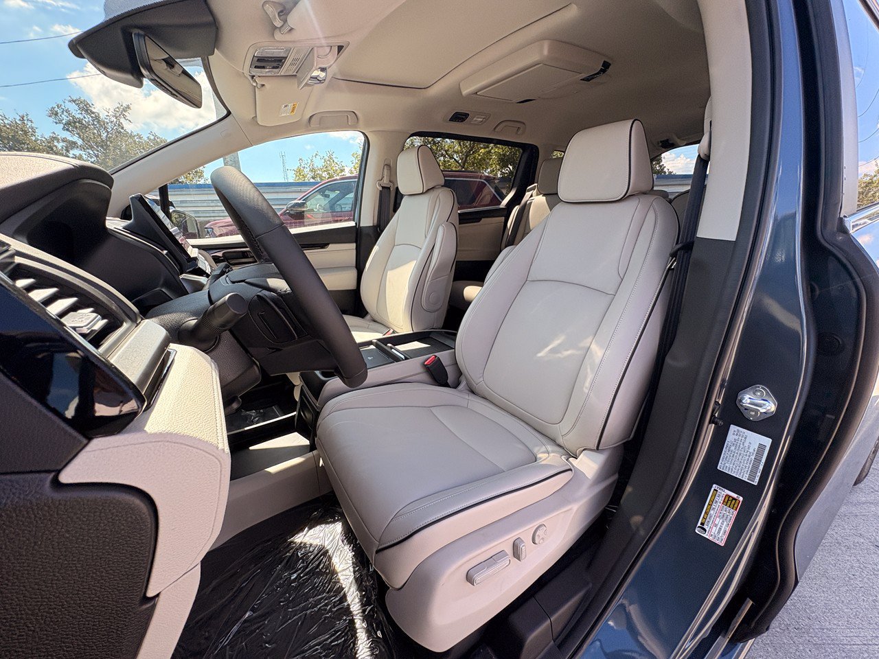 New 2027 Honda Odyssey Touring image 10