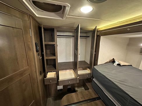 Used 2017 Mercedes-Benz Sprinter 3500 image 11