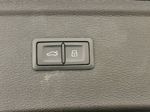 Used 2024 Audi Q5 2.0T Premium w/ Convenience Package AWD/4WD image 32