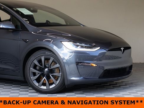 Used 2023 Tesla Model X image 3