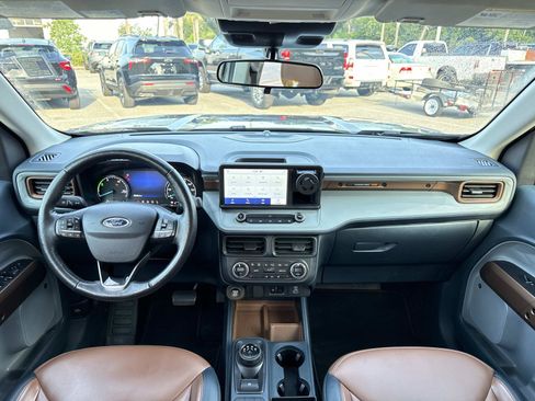 Used 2022 Ford Maverick Lariat w/ Lariat Luxury Package FWD image 12