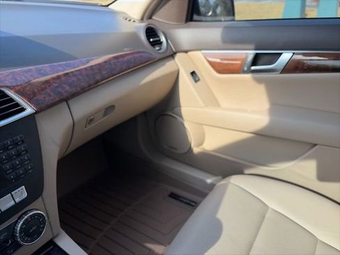 Used 2014 Mercedes-Benz C 250 Sedan image 8
