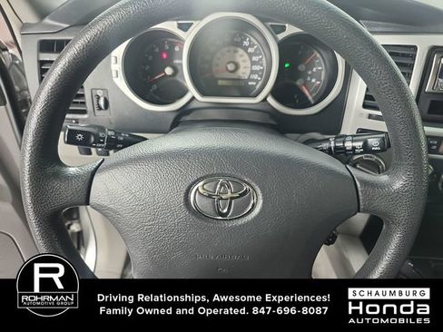 Used 2004 Toyota 4Runner SR5 AWD/4WD image 10