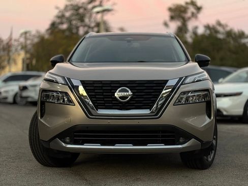 Used 2021 Nissan Rogue Platinum image 6