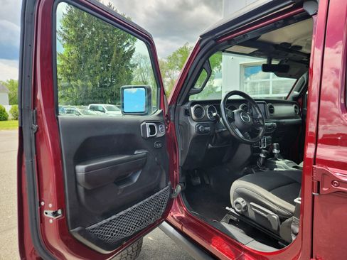 Used 2021 Jeep Gladiator Sport image 25