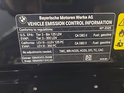 Used 2025 BMW 230i Coupe w/ Convenience Package image 28