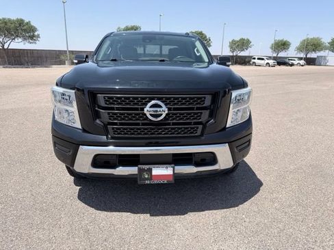 Used 2020 Nissan Titan SV w/ SV Convenience Package RWD image 3