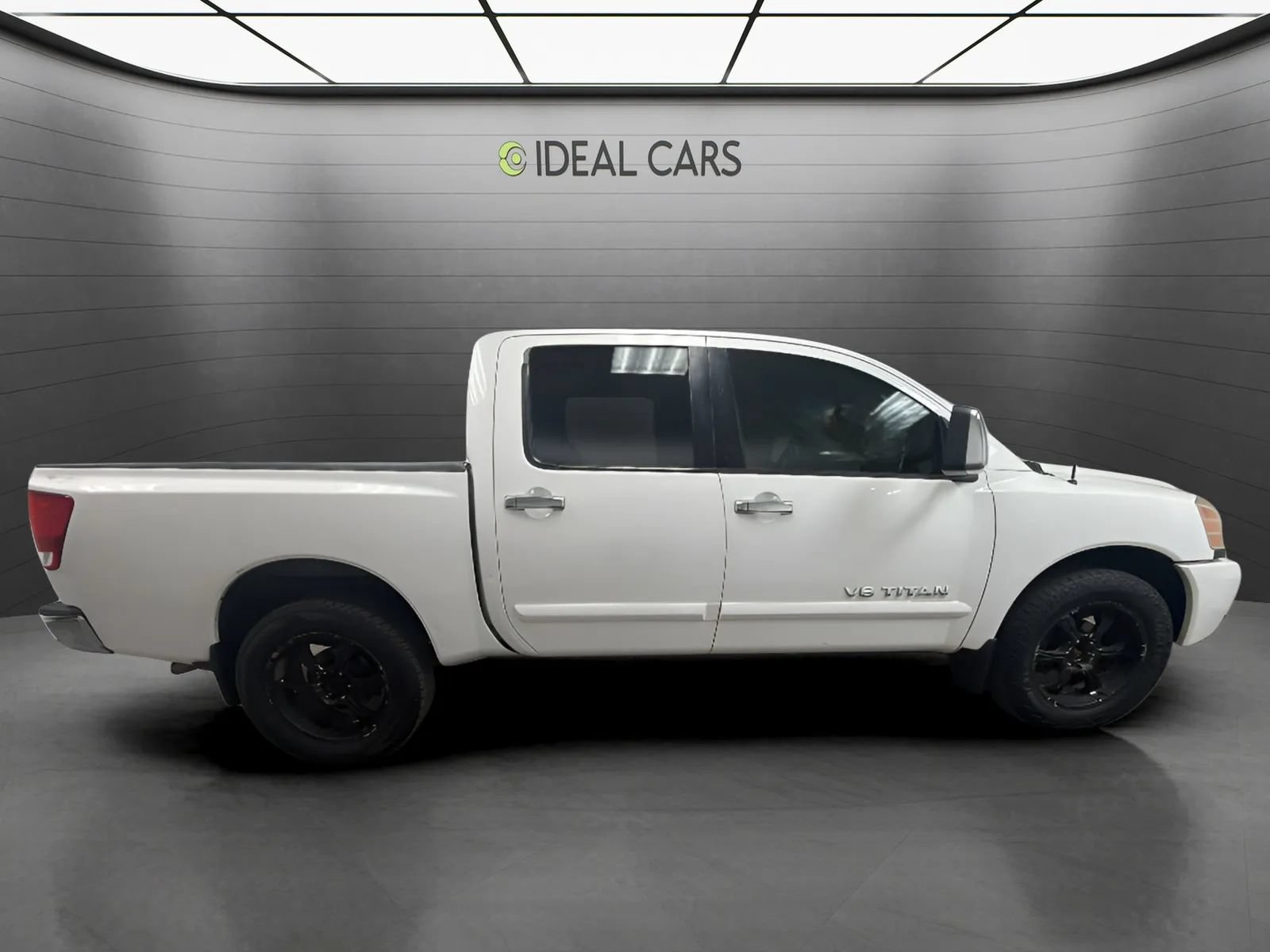 Used 2005 Nissan Titan SE w/ (W01) Utility Bed Pkg AWD/4WD image 6