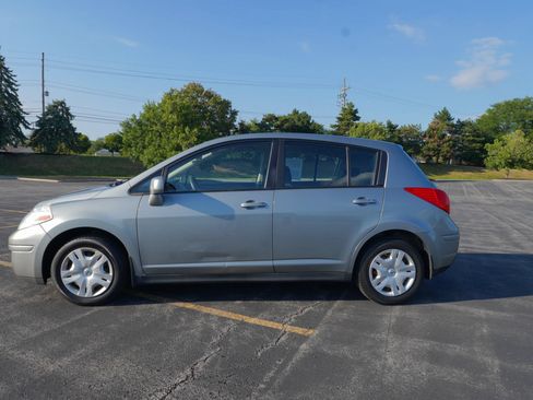 Used 2010 Nissan Versa 1.8 S w/ PWR Plus Pkg FWD image 2