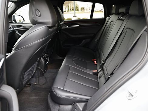 Used 2025 BMW X4 xDrive30i w/ Premium Package image 25