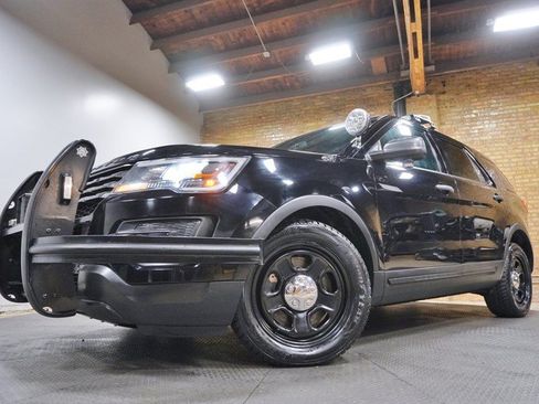 Used 2018 Ford Explorer 4WD Police Interceptor w/ 2-tone Vinyl Package #1 image 3
