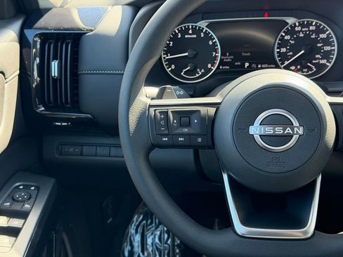 New 2026 Nissan Pathfinder S image 21