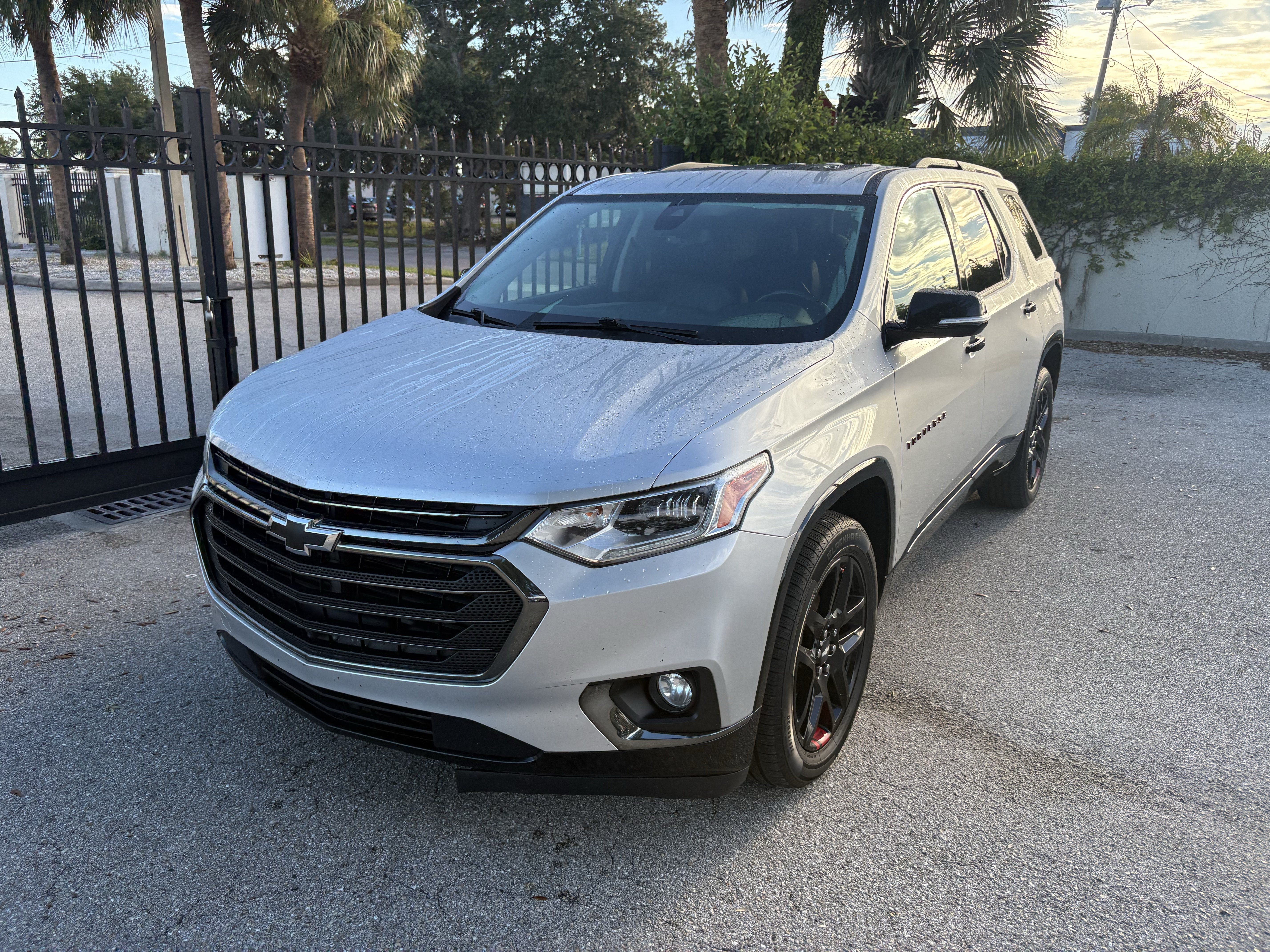 Used 2019 Chevrolet Traverse Premier w/ Redline Edition FWD image 3