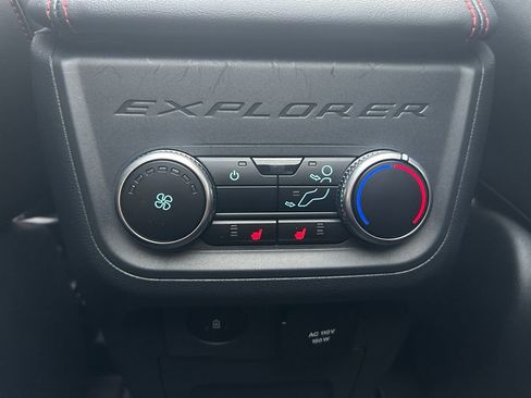 Used 2025 Ford Explorer ST-Line w/ ST-Line Street Pack image 36