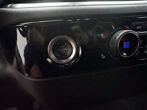 Used 2023 Chevrolet Silverado 1500 LT image 30