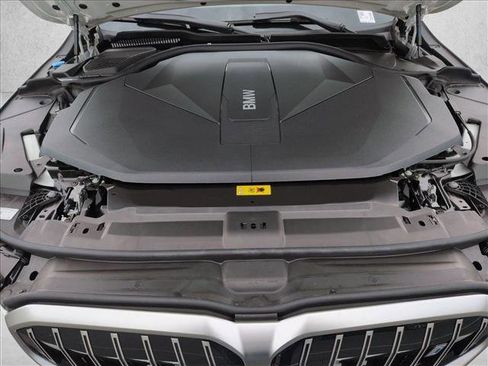 New 2026 BMW i5 eDrive40 image 17