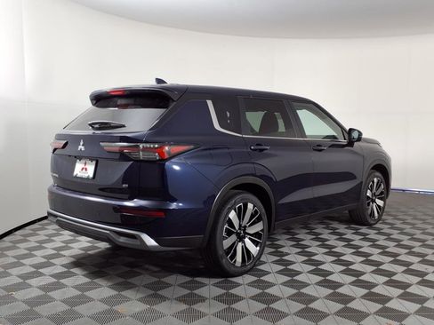 New 2025 Mitsubishi Outlander SE image 26