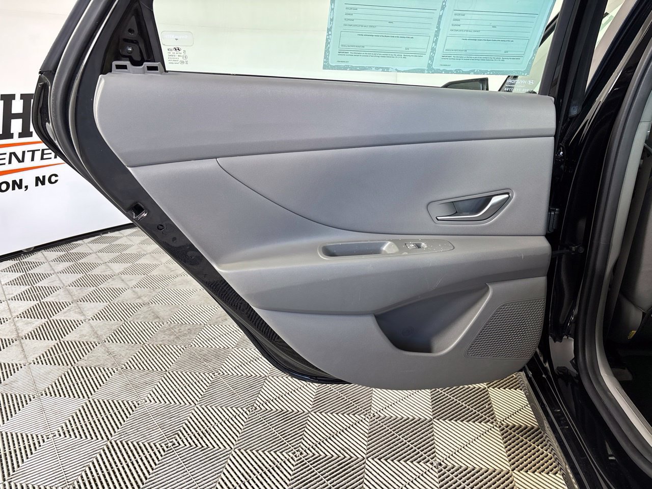 Used 2025 Hyundai Elantra Sport FWD image 22