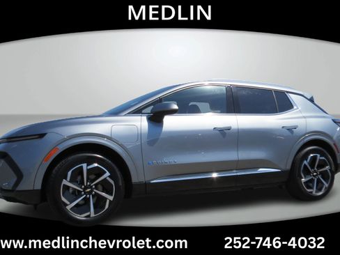 Used 2025 Chevrolet Equinox EV LT w/ Convenience Package FWD image 5