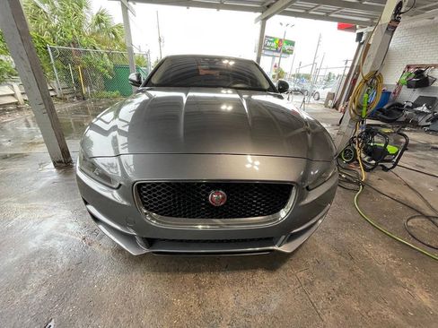 Used 2018 Jaguar XE Premium RWD image 1