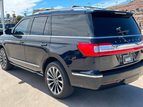 Used 2021 Lincoln Navigator Reserve w/ Luxury Package AWD/4WD image 3