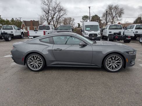 Used 2024 Ford Mustang Premium image 2