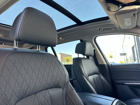 Used 2025 BMW X7 xDrive40i w/ Premium Package AWD/4WD image 19