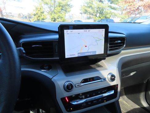 Used 2024 Ford Explorer XLT w/ Equipment Group 202A image 19