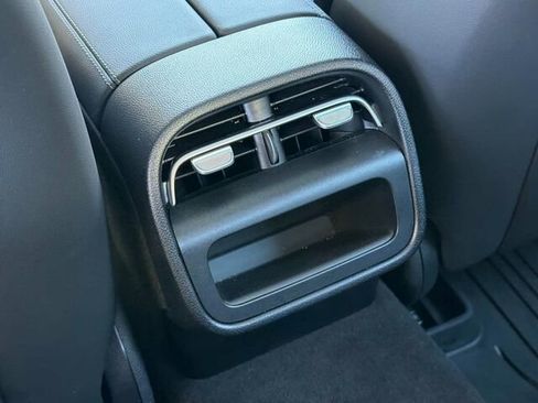 Used 2025 Mercedes-Benz E 350 Sedan image 16