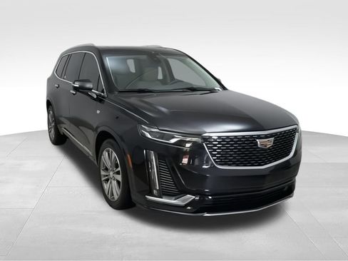 Used 2020 Cadillac XT6 Premium Luxury FWD image 3