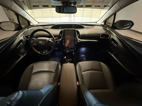 Used 2021 Toyota Prius Prime Limited image 23