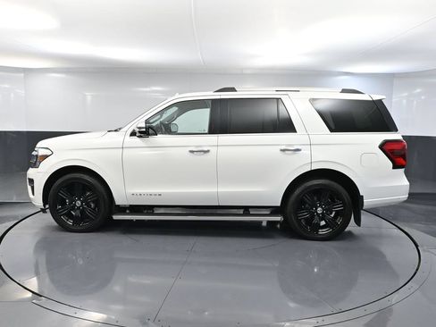 Used 2024 Ford Expedition Platinum AWD/4WD image 9