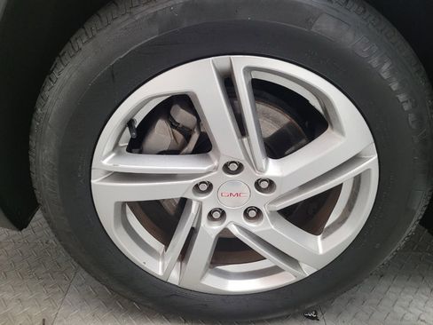 Used 2018 GMC Terrain SLE w/ Driver Convenience Package image 31