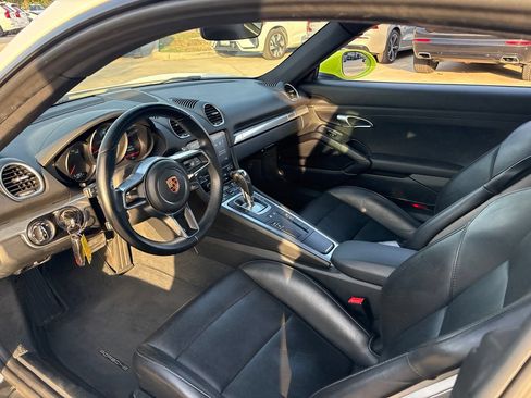 Used 2018 Porsche 718 Cayman RWD image 16