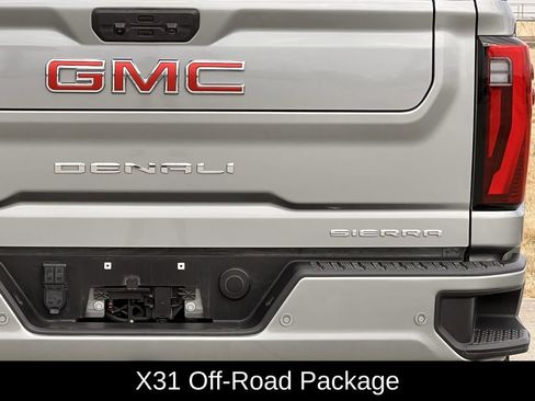 Used 2024 GMC Sierra 2500 Denali w/ Denali Reserve Package image 5