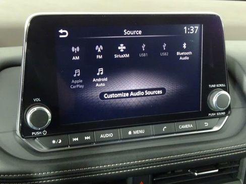 Used 2023 Nissan Rogue SV image 32