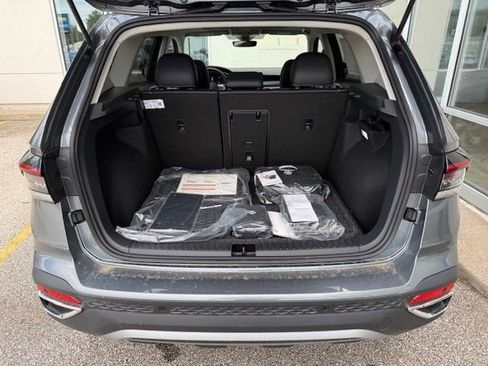 New 2025 Volkswagen Taos SE image 35