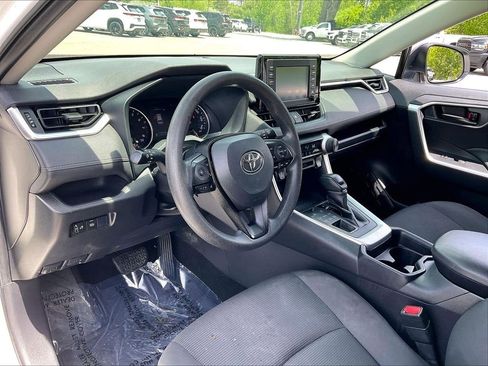 Used 2019 Toyota RAV4 LE AWD/4WD image 8